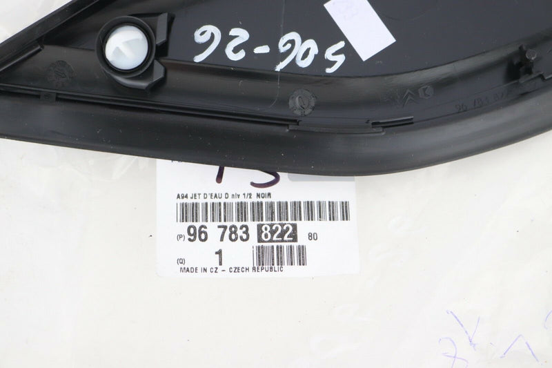 PEUGEOT 2008 20013-ON FRONT RIGHT EXTERIOR TRIM 9678382280 (S06-26)