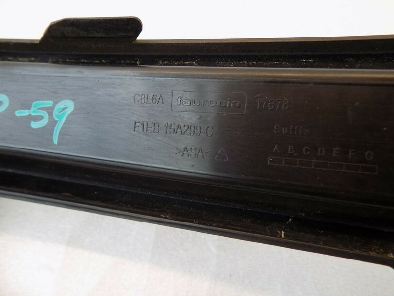 FORD FOCUS MK3 FACELIFT 2017-ON FRONT RIGHT FOG LIGHT TRIM SURROUND /S20-59