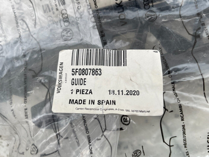 SEAT LEON 2013–2017 REAR BUMPER CENTRE BRACKET 5F0807863A