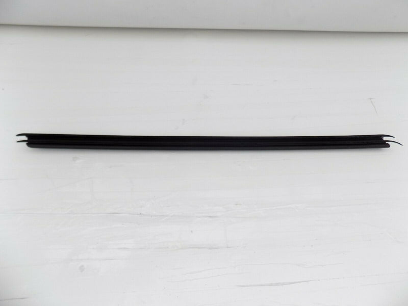 BMW 1 Series F20 F20 LCI Front Right Window Seal Guide Strip 7240860 NEW /S12-31