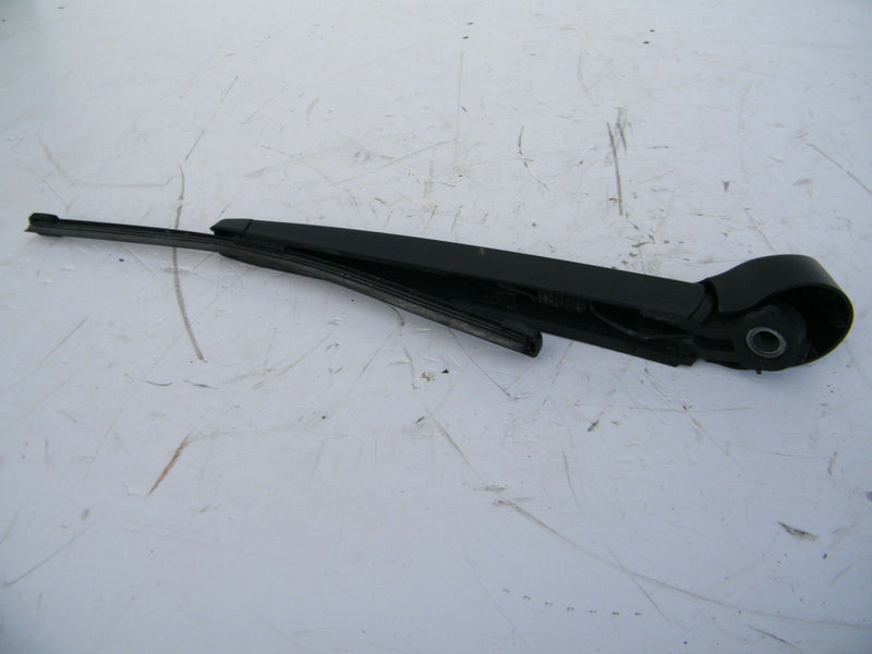 VW GOLF VII MK7 R GTI 2013-2016 GENUINE REAR WINDSCREEN WIPER ARM & BLADE