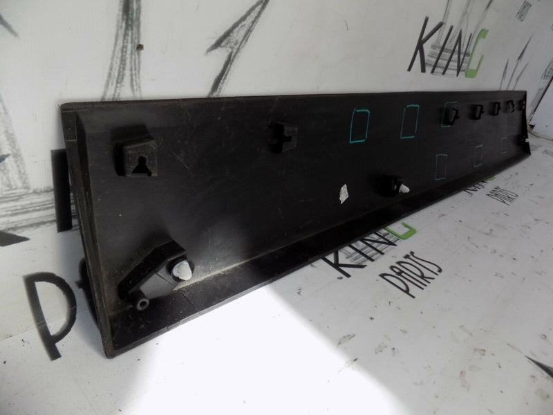 RENAULT TRAFIC / VIVARO 2014-ON RIGHT SIDE SLIGHT TRIM MOULDING 768546496R