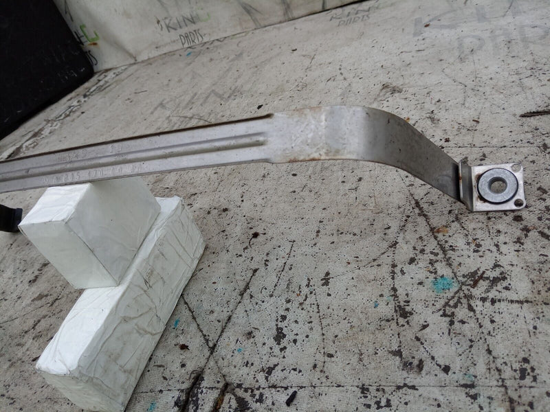 MERCEDES GLC X253 2.0PETROL RIGHT SUPPORT FUEL TANK MOUNTING BRACKET A2054700040