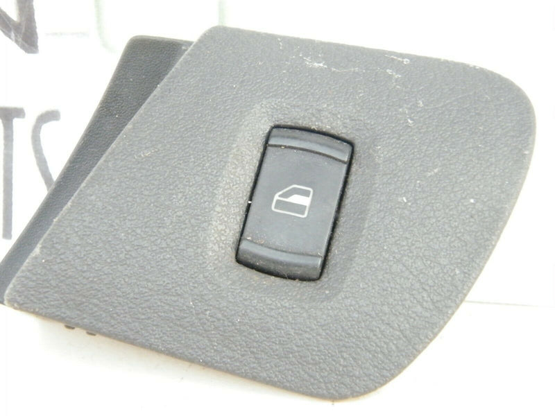 SKODA OCTAVIA MK1 1U 1996-2010 FRONT RIGHT DOOR WINDOW SWITCH 3B0959855