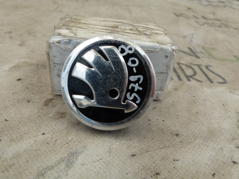 ŠKODA SKODA ALLOY WHEEL CENTRE LOGO BADGE CAP COVER GENUINE 5E0601151