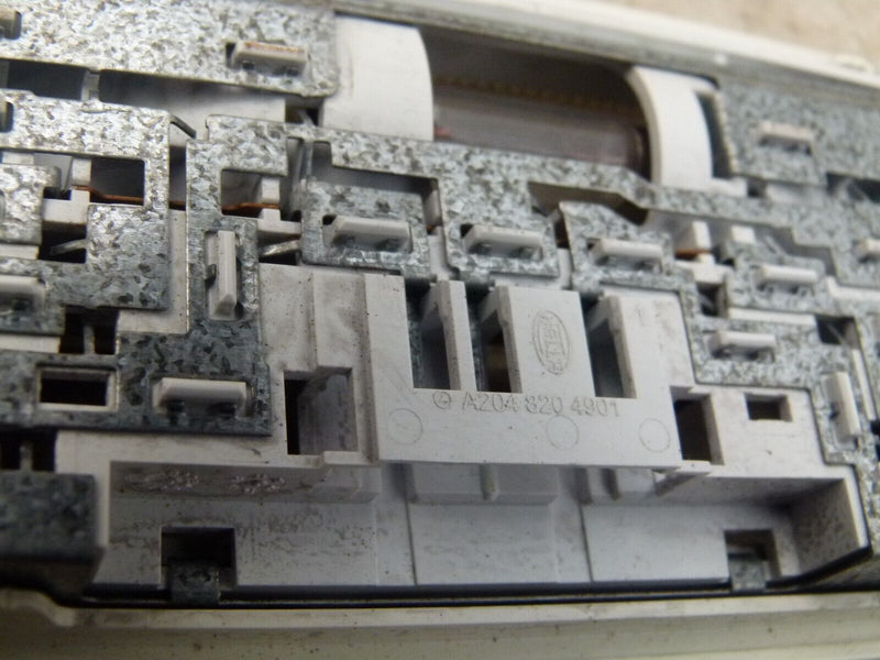 MERCEDES C W204 2007-11 REAR ROOF READING LIGHT GENUINE A2048204901