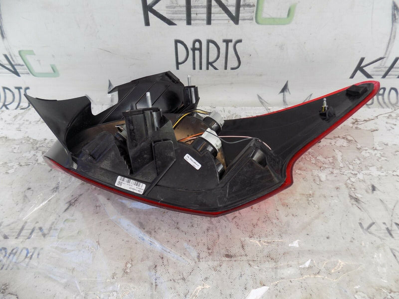 FORD FOCUS 2015-2018  REAR LEFT PASSENGER SIDE TAIL LIGHT F1EB-13405-CF