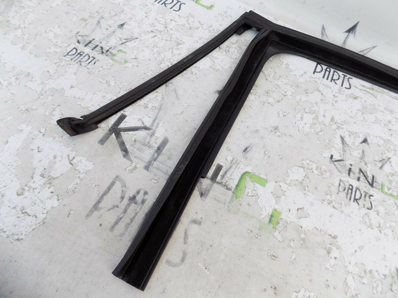 MINI COUNTRYMAN F60 2017-ON REAR LEFT DOOR RUBBER SEAL 7390165 *1