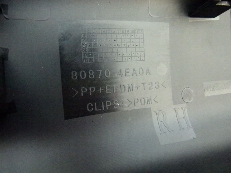 NISSAN QASHQAI J11 2013-17 FRONT RIGHT DOOR TRIM GENUINE 808704EA0A