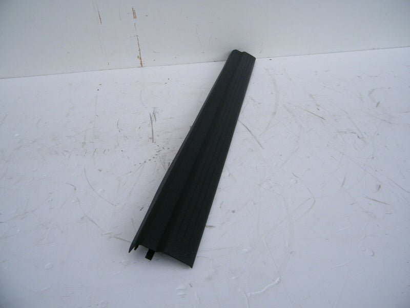 MERCEDES W212 E 2010-15 FRONT RAIL PAVEMEN RIGHT SIDE TRIM PANEL O/S A2126860236