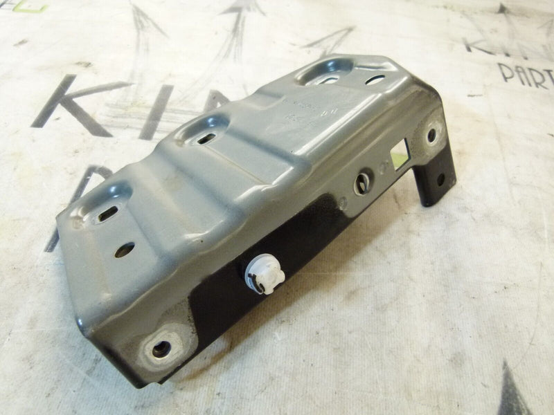 RENAULT CAPTUR 2020-ON REAR LEFT SIDE SUPPORT WING BRACKET 641356222