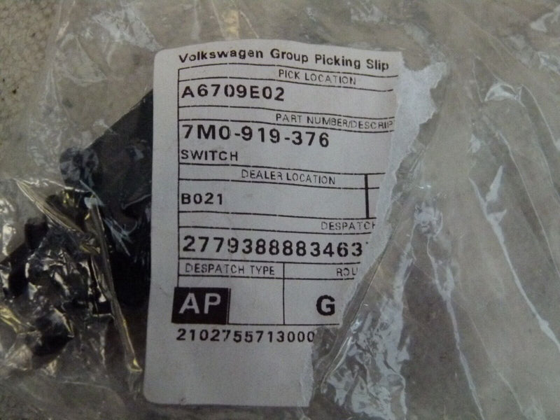 VW AUDI SEAT WASHER FLUID LEVEL SENSOR GENUINE 7M0919376