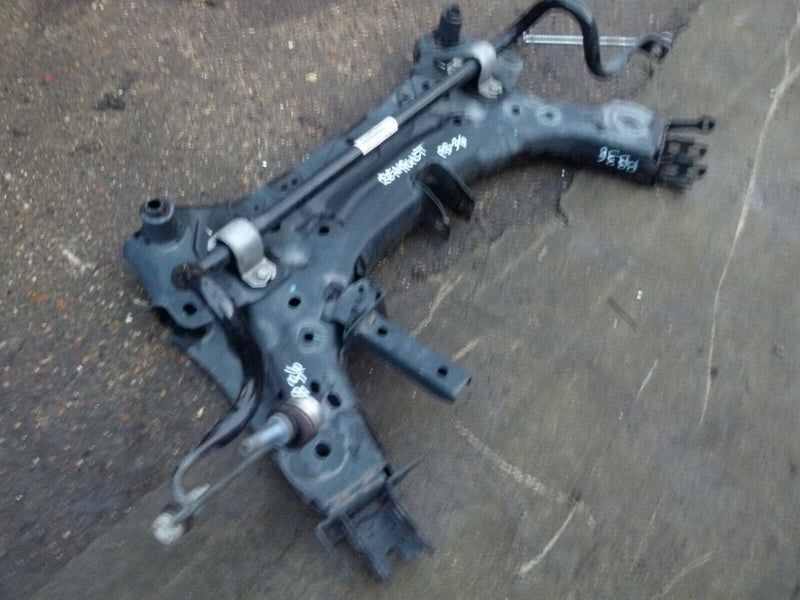 RENAULT CAPTUR 1.5 DCI FRONT SUBFRAME AXLE CARRIER & ANTI-ROLL SWAY BAR