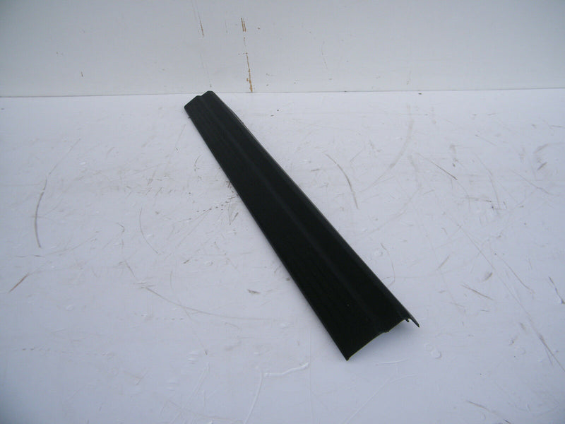MERCEDES W212 E 2010-15 FRONT RAIL PAVEMEN RIGHT SIDE TRIM PANEL O/S A2126860236