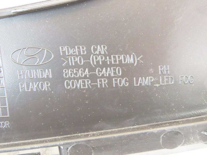 HYUNDAI i30 2019-ON FASTBACK FRONT FOG LIGHT RIGHT GRILLE *NEW* 86564-G4AE0