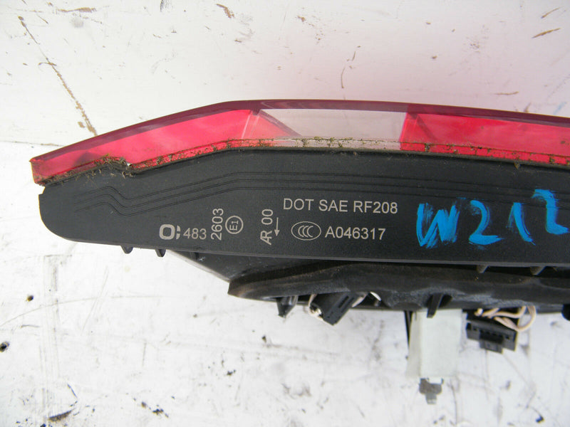 MERCEDES W212 E-Class 10-15 SALOON REAR INNER BOOT LIGHT LEFT SIDE NS 2129060358