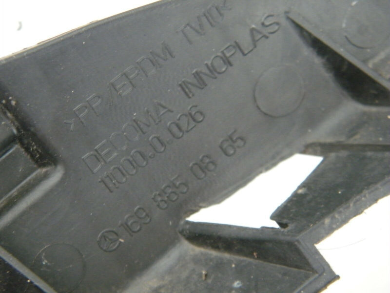 MB A CLASS W169 2005-08 FRONT RIGHT FOG LIGHT GRILL BRACKET 1698850865 (S16-03)