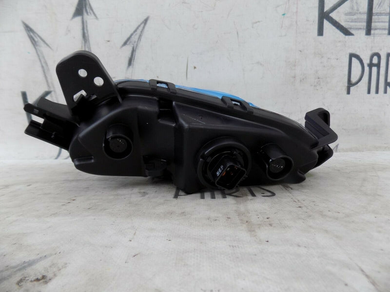HYUNDAI i30 PD 2016-ON FRONT LEFT LED RUNNING LIGHT FOG GENUINE 3 PIN 92207G41