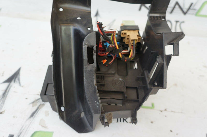 VW GOLF VI MK6 AUDI A3 2008-2012 UNDER BONNET FUSE BOX WITH BRACKET 1K0937084F