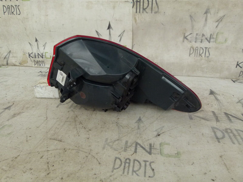 BMW X1 F48 2015-19 PASSENGER LEFT SIDE TAILGATE LIGHT GENUINE 7488541