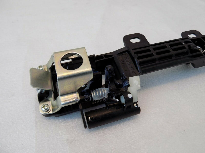 Citroen C1 Peugeot 108 Aygo FRONT RIGHT DOOR EXTERIOR HANDLE BRACKET /S31-60