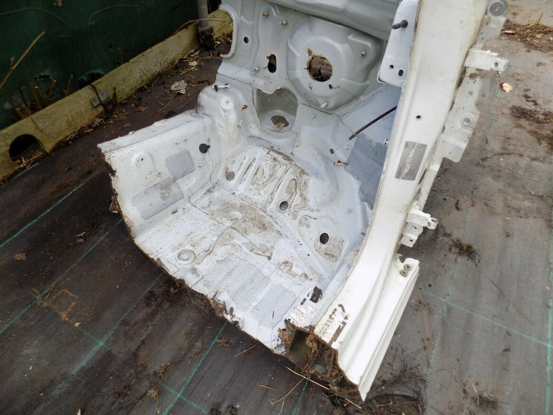 AUDI A3 8V 2014-2018 FRONT RIGHT FLITCH CUT A POST QUARTER