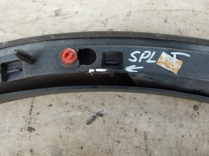 VOLVO XC90 2002-06 FRONT RIGHT WHEEL ARCH TRIM GENUINE 30779578