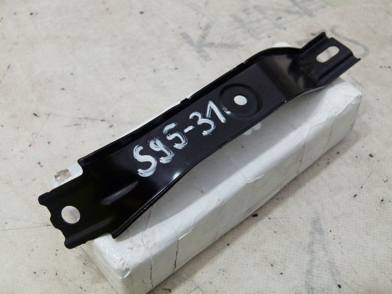 MERCEDES GLA X156 2013-17 FRONT LEFT WING BRACKET GENUINE A1566280114