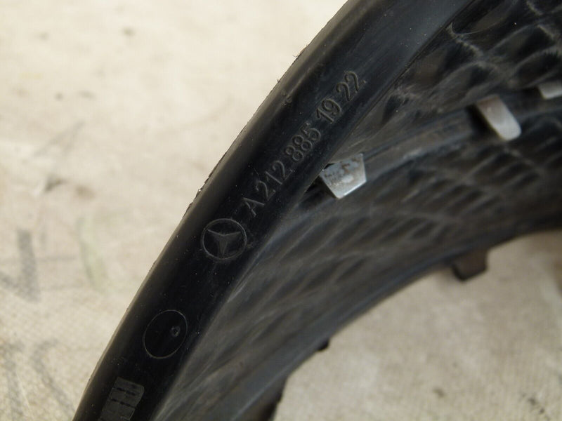 MERCEDES E W212 LCI 2013-16 FRONT LEFT FOG LIGHT TRIM GENUINE A2128851922 S69-30