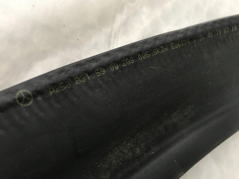 MERCEDES GLC X253 SUV 2016-21 FRONT BONNET HOOD PANEL RUBBER SEAL A2538315900
