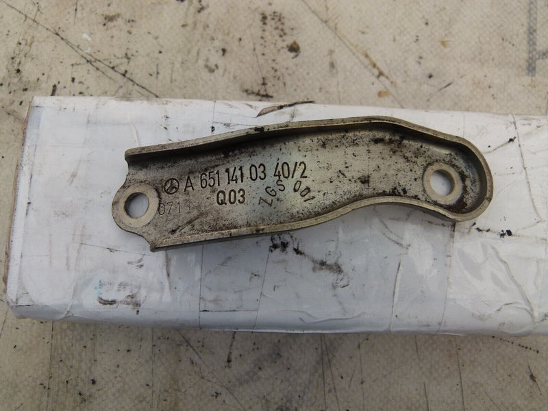 MERCEDES C W204 2007-2011 EXHAUST PIPE MOUNT BRACKET GENUINE A6511410340