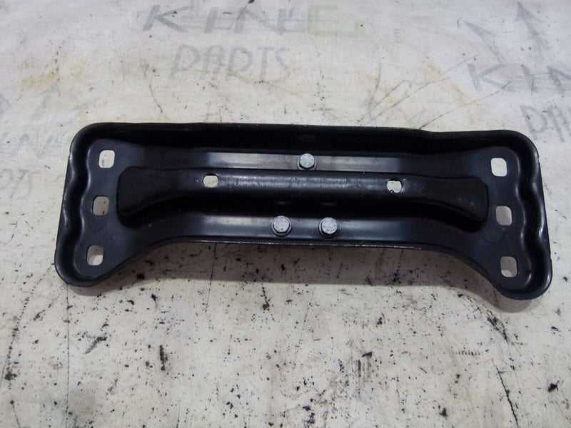 MERCEDES C W204 2007-2011 GEARBOX SUPPORT BRACKET GENUINE A2042421001