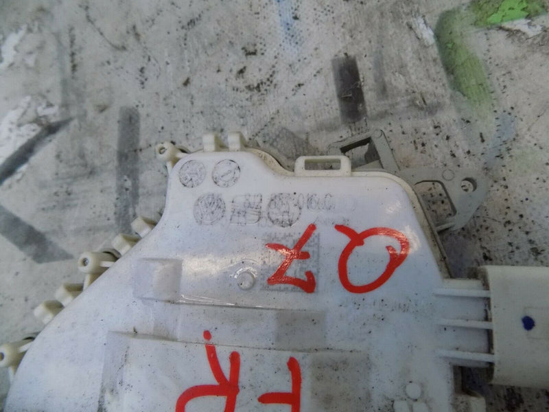 AUDI Q7 S LINE 2010 DRIVER SIDE FRONT OR REAR WINDOW ELECTRIC MOTOR 8K0959802A