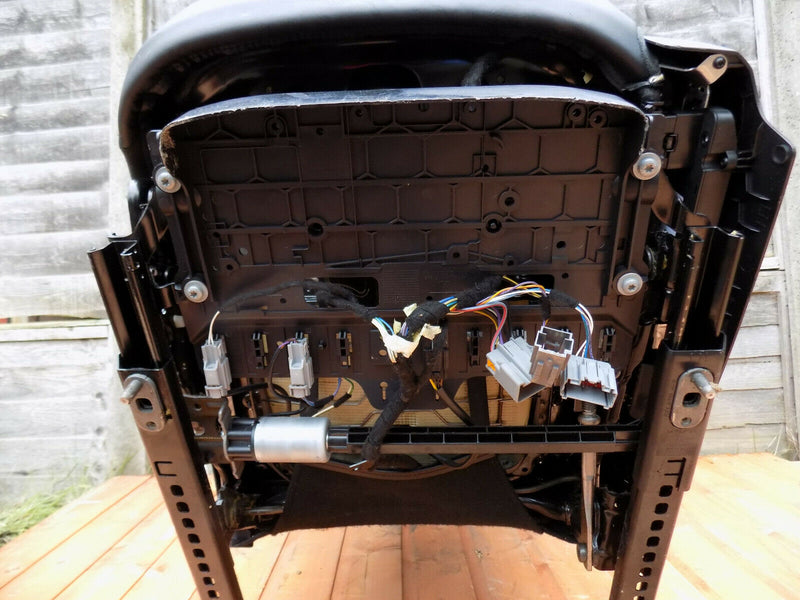 RANGE ROVER EVOQUE GENUINE FRONT SEAT LEATHER LEFT PASSENGER SIDE