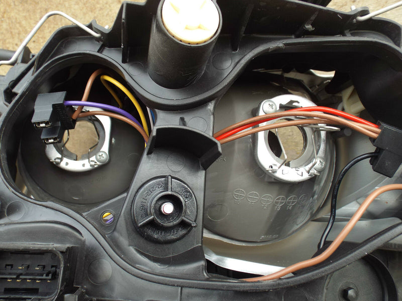 BMW 1 SERIES 2004-2007 E87 SPORT HEADLAMP HEADLIGHT RIGHT DRIVER SIDE O/S (466)