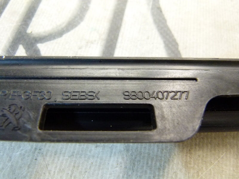 PEUGEOT 308 SW ESTATE 2017-21 REAR RIGHT DOOR MOUDLING TRIM 9800407277