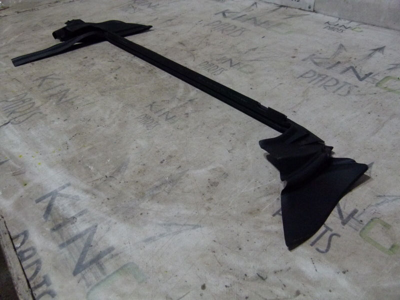 MERCEDES CLS C257 2018-21 FRONT RIGHT WINDOW SEAL GENUINE A2577250400