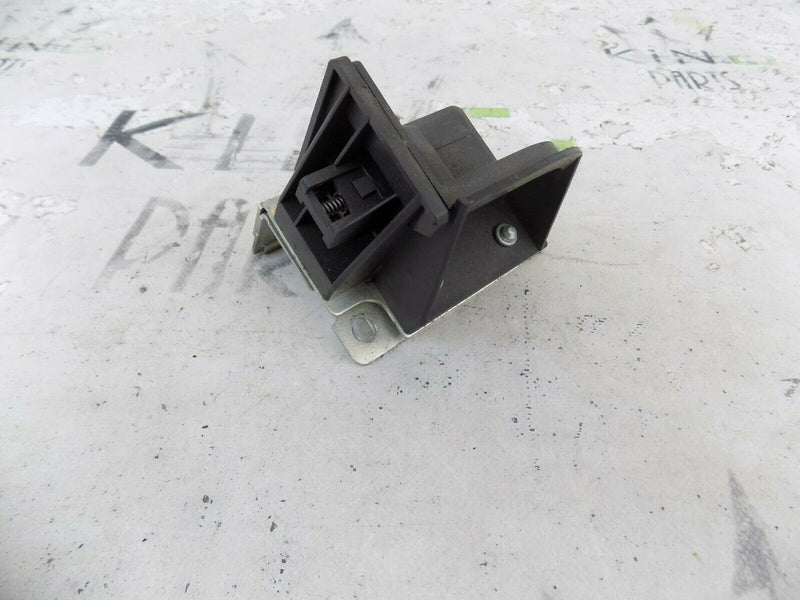 BMW 5 SERIES F11  RIGHT BOOT LOAD COVER SUPPORT BRACKET HOLDER RH 9168473