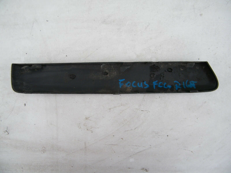 FORD FOCUS MK2 2004-2008 RIGHT FRONT BUMPER MOULDING 4M51-17E908AF (S17-11)