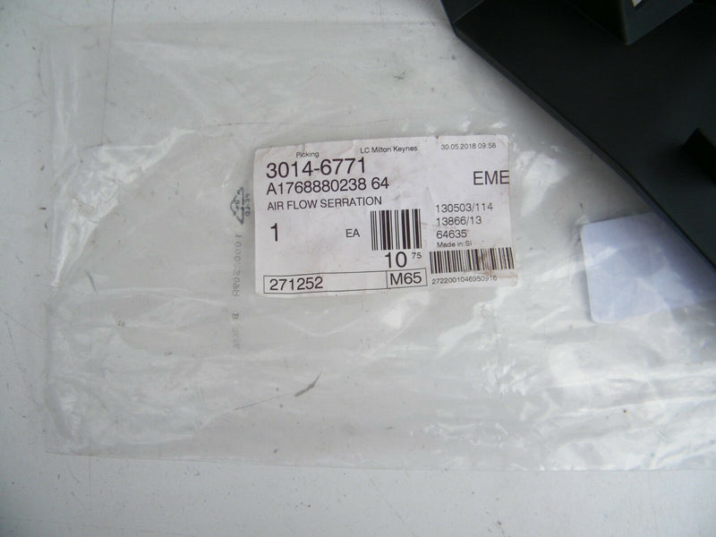 MERCEDES A CLASS W176 2013-ON AIR FLOW GUIDE GRILL LH SIDE A1768880238 (S08-31)
