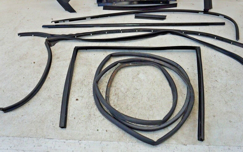 BMW 5 SERIES E60 M5 2003-2010 REAR LEFT DOOR TRIM STRIP MOULDING SEAL KIT