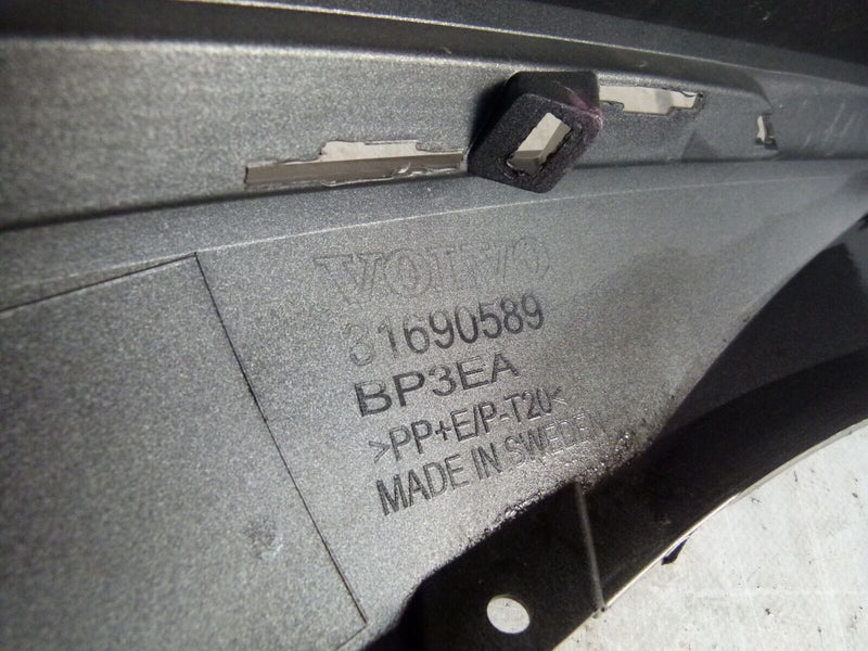 VOLVO V60 2018-ON FRONT BUMPER GENUINE 31690589