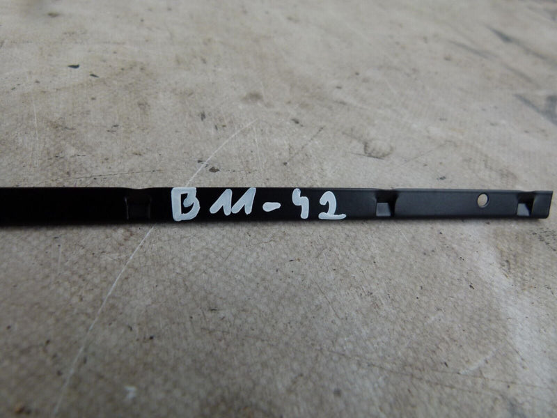 VOLKSWAGEN ID.4 2020-ON SIDE MOULDING RETAINER STRIP GENUINE 11A854541