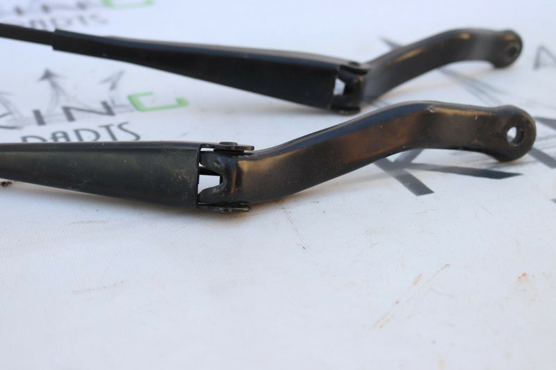 VAUXHALL CORSA D 2006-2014 PAIR OF FRONT WIPER ARM LH RH 13284135 13284137