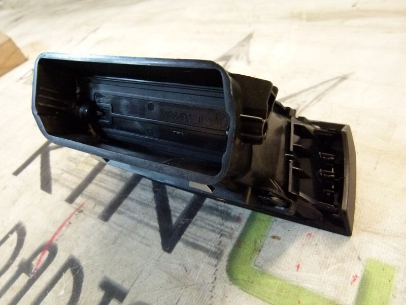 PEUGEOT 308 SW ESTATE 2017-21 DASHBOARD RIGHT SIDE AIR VENT 96778766