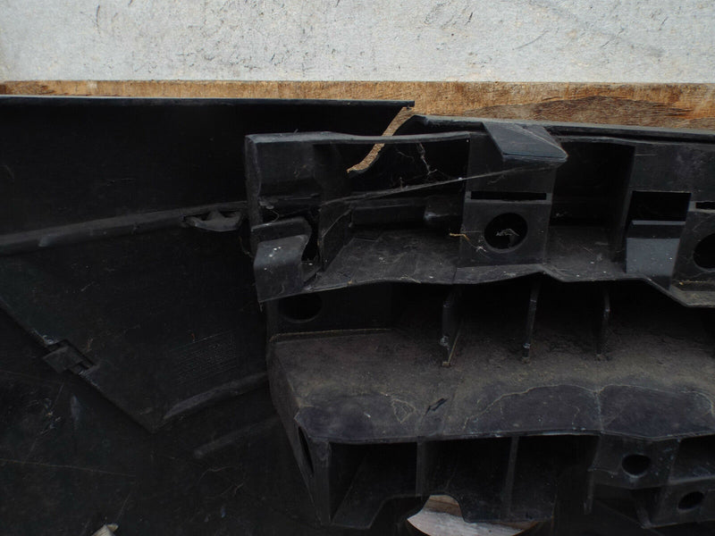 Renault Clio 2001-2005  Front Bumper Genuine Green (A3278)