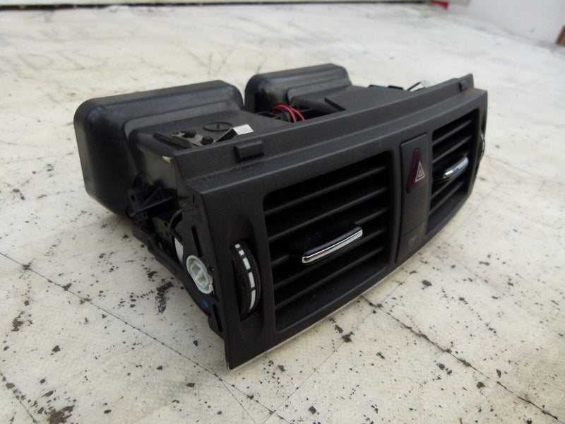 MERCEDES C W204 2007-2011 DASHBOARD CENTRE AIR VENT GENUINE A2048305754