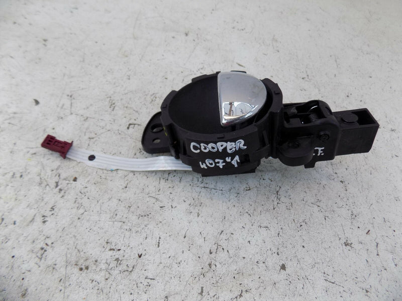 MINI COOPER R56 MK2 3DR HATCH FRONT LEFT INTERIOR DOOR HANDLE 2753717 (S28-16)