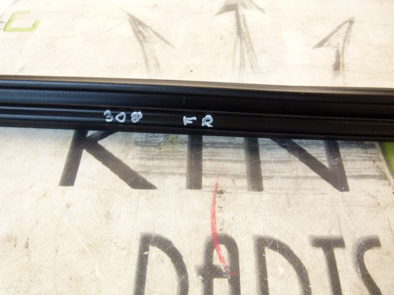 PEUGEOT 308 SW ESTATE 2017-21 FRONT RIGHT DOOR WINDOW STRIP MOLDING TRIM