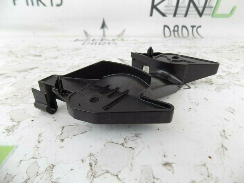 AUDI A4 (B8) 2008-2015 FRONT RIGHT SIDE SEAT BELT BRACKET 8K0857782 *N2